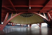 Kohlrabizirkus - Großmarkthalle Leipzig: Innenansicht Nordkuppel mit Unterkonstruktion