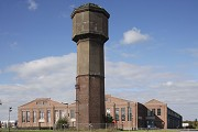 Stahlwerk Becker, Rohrhalle: Detailansicht Süd & Wasserturm