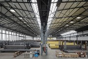 Stahlwerk Becker, Rohrhalle: Innenansicht, Übergang der beiden Hallenteile