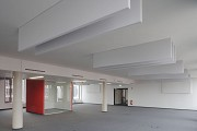 BASF Pfalzgrafenstraße: Großraumbüro mit rotem Single-Work-Cube 1