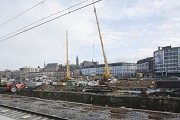 Eurogare Mons: Auf der Innenstadtseite des Bahnhofes werden derzeit die Fundamente angelegt