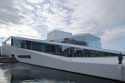 Oper von Oslo: Nordwestansicht mit Kanal