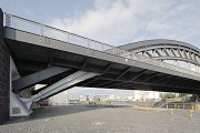 Honsellbrücke FFM: Untersicht mit Brückenkopf