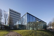 Textilbeton-Pavillon mit Glasfassade: Nordostecke, Totale