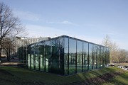 Textilbeton-Pavillon mit Glasfassade: Südostecke