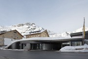 Arlberg1800: right beside the entrance there is a basement-garage