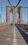 Brooklyn Bridge: pedestrian catwalk, median on wood