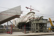 Eurogare Mons: Later the platform-staircases will connected to the hall-construction