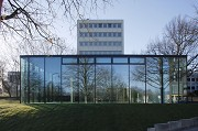 glass-cladded textile-concrete pavillon: Northern view