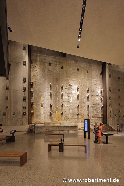 9/11 Museum: ehemalige Fundamentanker der Twin-Towers, Bild 2