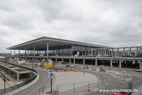Flughafen BER, Berlin: Departure-Vorfahrt