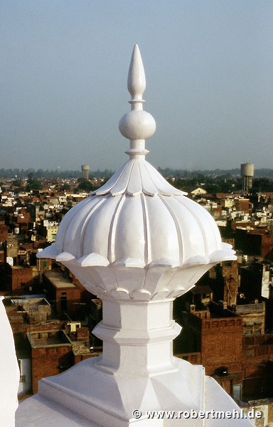 Harmandir Sahib (Goldener Tempel): Baba Atal Turm, Spitze