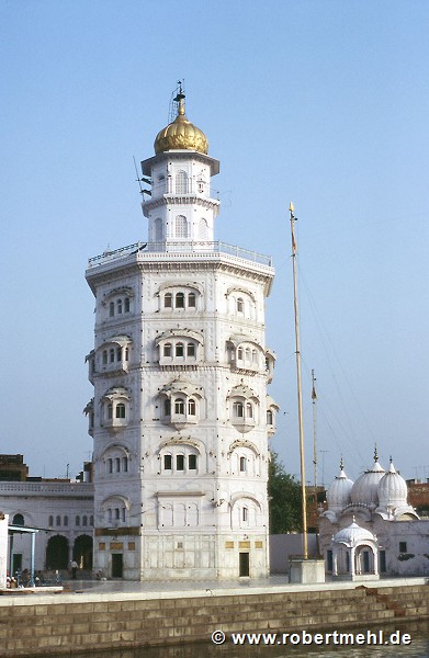 Harmandir Sahib (Goldener Tempel): Baba Atal Turm, Bild 1
