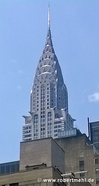 Chrysler Building: Blick auf Turmspitze von Nordosten