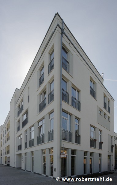 KiTa Metzerstraße, NO-Gebäudeecke, hoch
