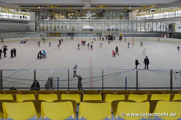 Lentpark: Eissportfläche an der Mittellinie