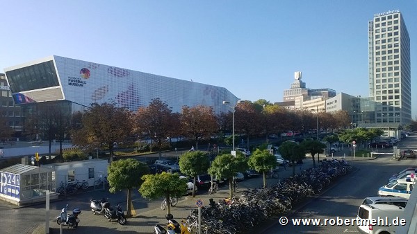 Fussballmuseum: erhöhte Ansicht von Hauptbahnhof, Bild 1