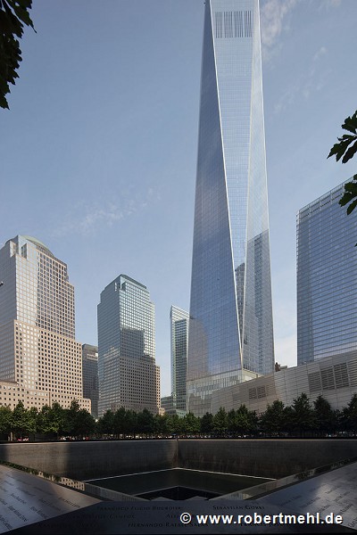 9!11 Memorial: southern pool with World trade Center, fig. 2