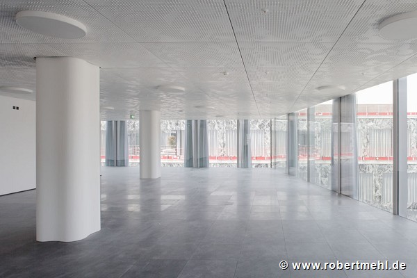 Allianz Suisse Tower - 5th floor 1