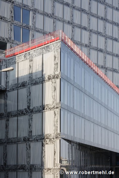 Allianz Suisse Tower - façade detail SW 1