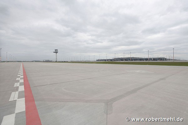 BER airport, Berlin: runway-view of terminal and tower