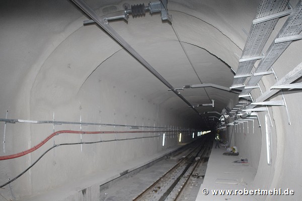 Bosporus tunnel, land/sea-passage