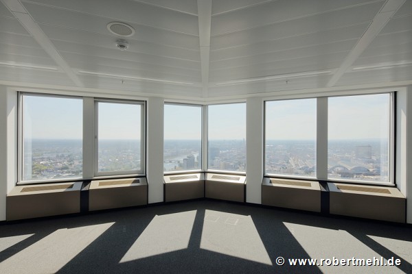 Euro-Tower, Frankfurt: 32. level - southwestern view