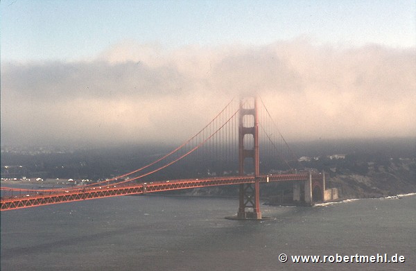 Golden Gate Bridge: view from Golden Gate National Recreation Area, Zoom