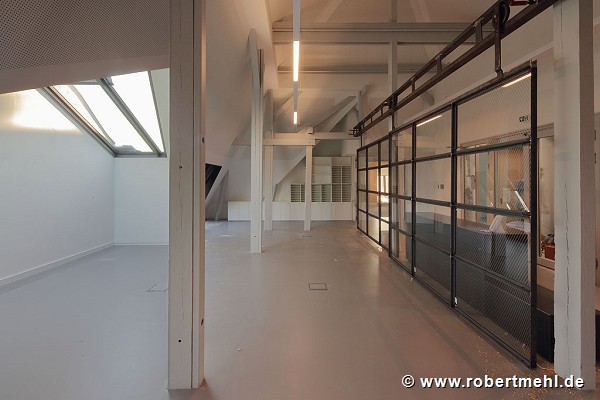 Kurfürstendamm 188: roof-level-office, lobby, fig. 1
