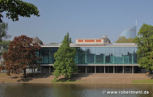 Musée La Boverie: extension view from the other Maas shore