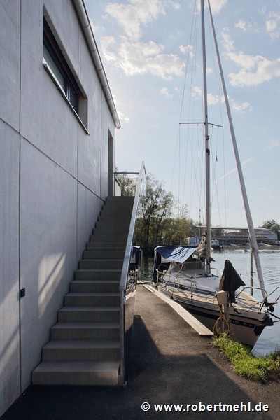 M. Boathouse: entrance stairs at northern façade