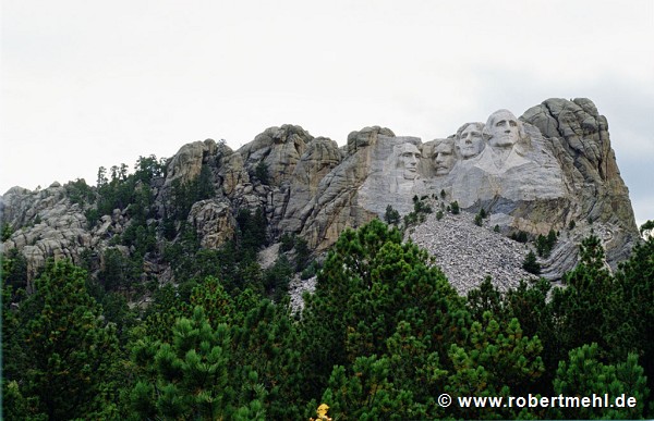 Mount Rushmore: Highway view