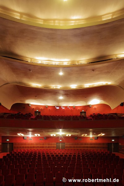 Royale-Theatre, Heerlen: cinema, audience-stand, portrait