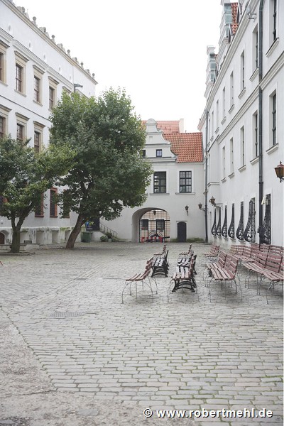Szczecin Opera House: small courtyard