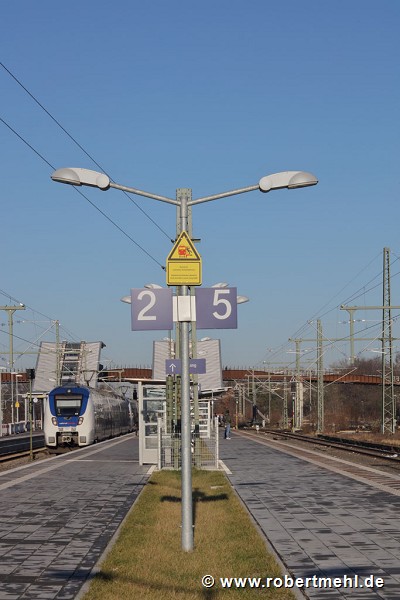 Leverkusen-Opladen railway-station: platform track 2 and 5, fig. 2