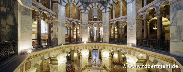 octogonal dome, first floor, axial view to West, panorama