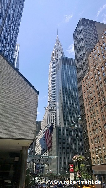 Chrysler Building: eastern view fromr 42nd Street, closer