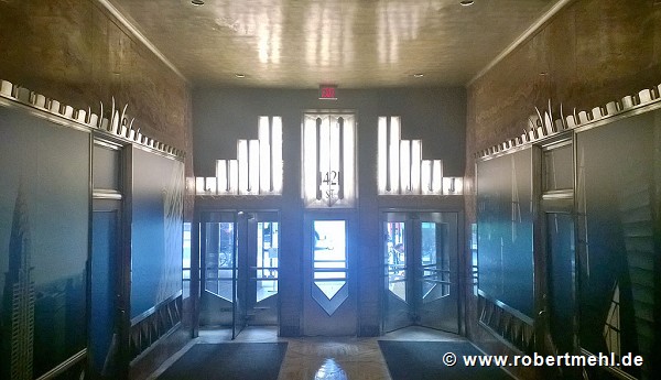 Chrysler Building: inner southern entrance