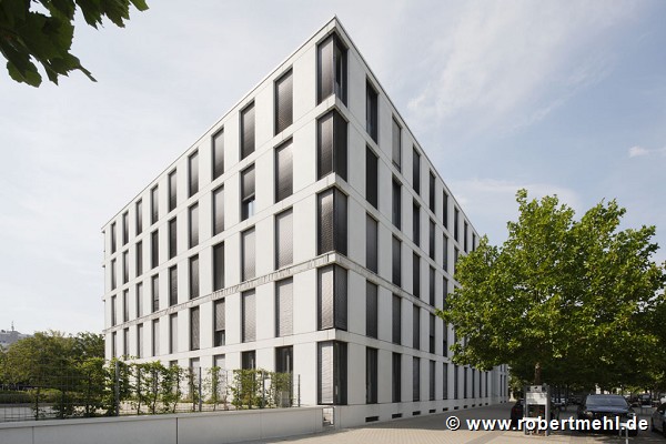 Eastsite Mannheim: Eastside V - precast-concrete-elemente with rounded corners, pict 1