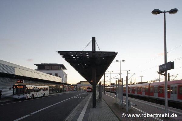 Horrem Station:platform 1 with bus and train 1