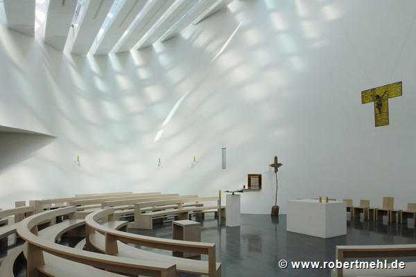 Church by the Sea: indoor daylight effects, pict 2