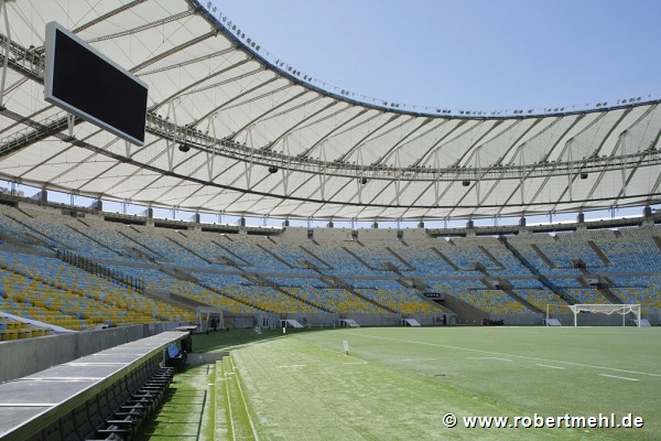 Maracanã stadium: northern coaching bench