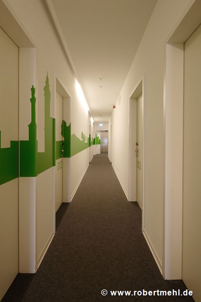 mk-Hotel Stuttgart: ground floor corridor