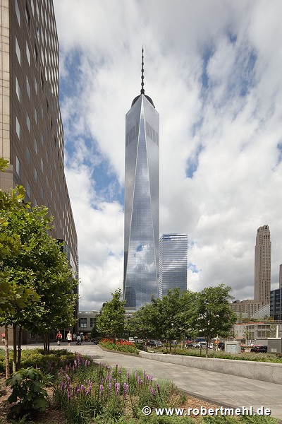 One World Trade Center: southern view from West Street / Albany Street