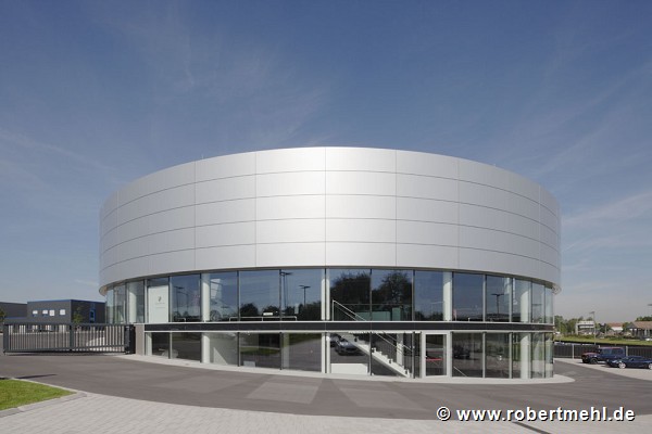 Porsche Center Mannheim: eastern view
