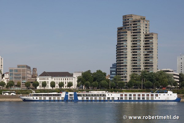 Social Economics Bank: Cologne Rhine-park shore-view, fig. 2