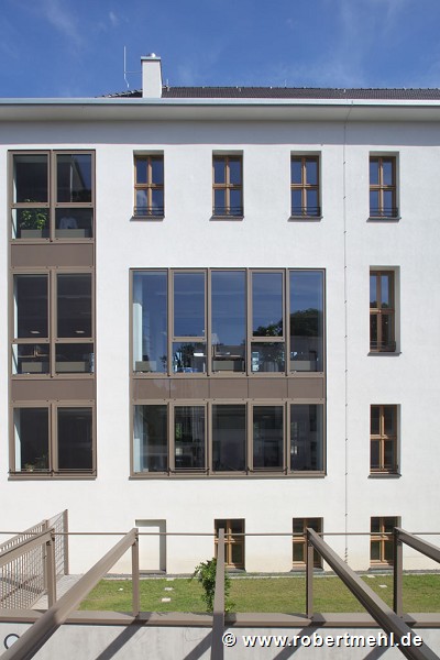 Social Economics Bank: western façade window detail