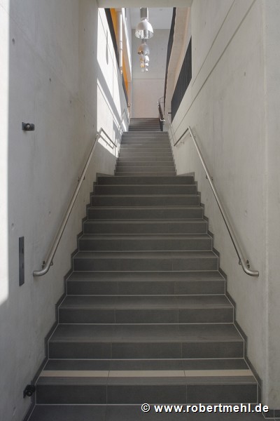 St. Leonhard-extension: stairs from lobby
