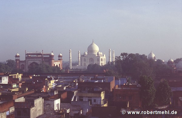Taj Mahal, Agra: view from city centre