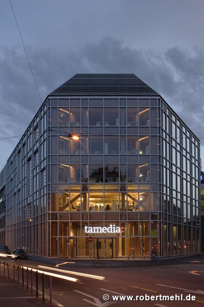 tamedia - eastern façade while dawn 2